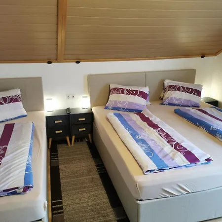 Дом отдыха In With Mountain Views *