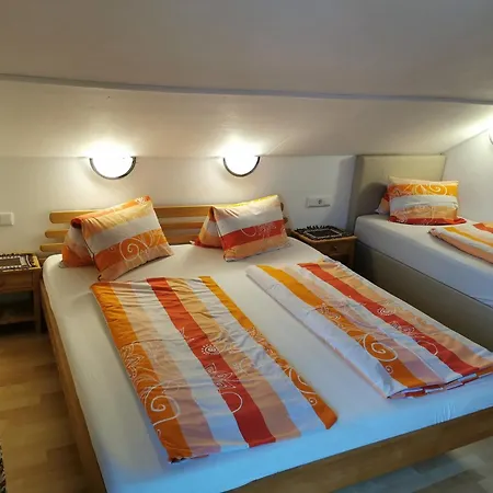 In With Mountain Views Semesterbostad *