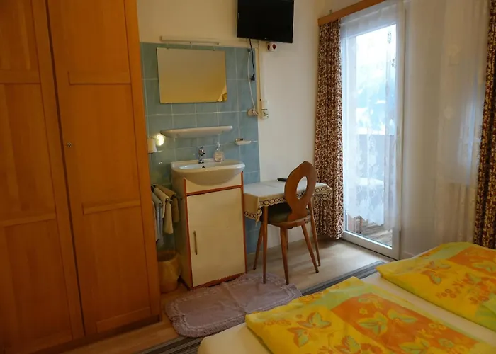 In With Mountain Views *